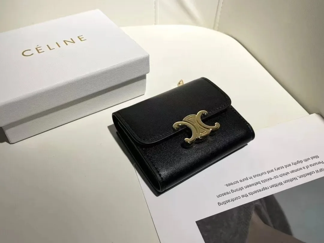 Celine Lambskin Wallet — Photo 6