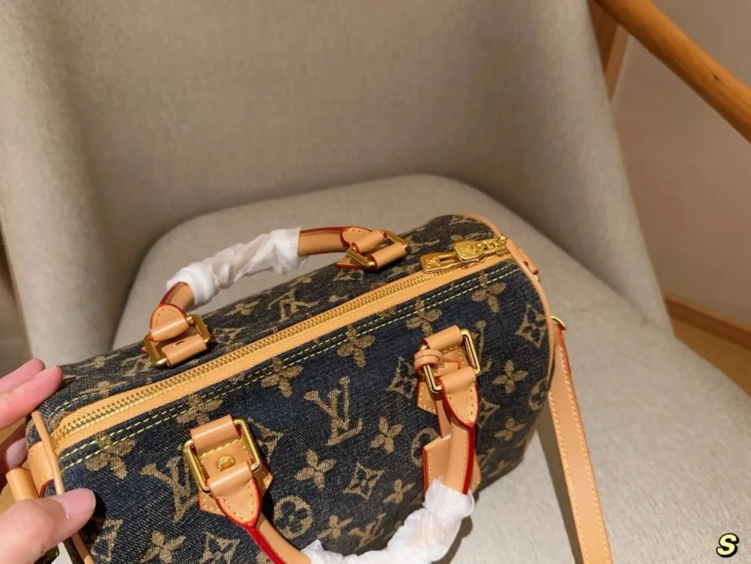 Louis Vuitton Speedy Leather Bag — photo 7