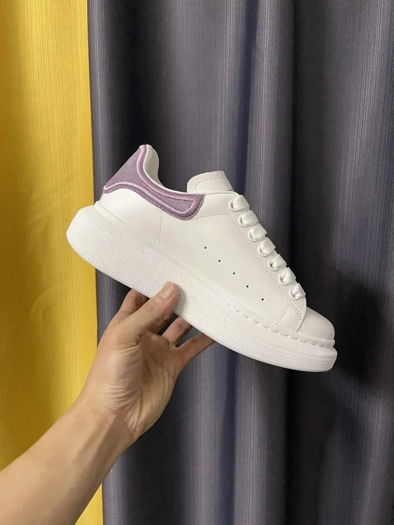 Alexander McQueen Oversized Sneaker White Low-Top Trainers — Photo 11