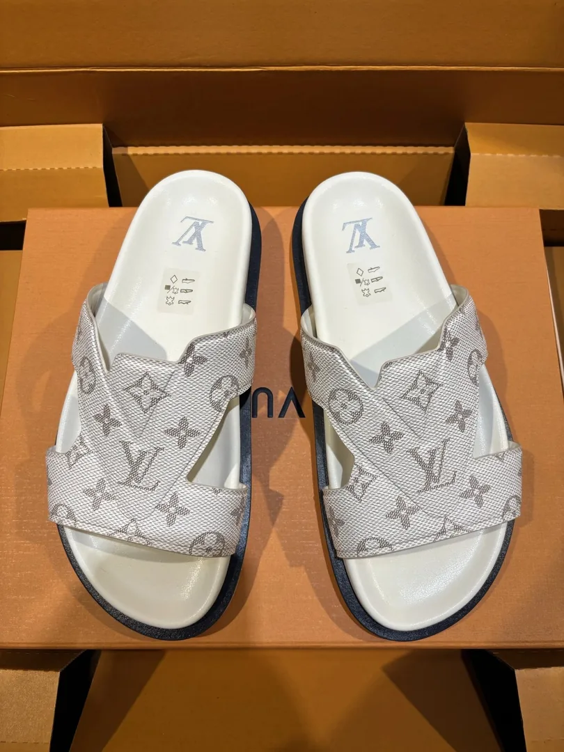 Oasis Mule Slides — QC
