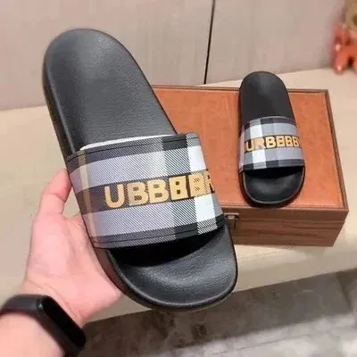 Streetwear Slides — QC