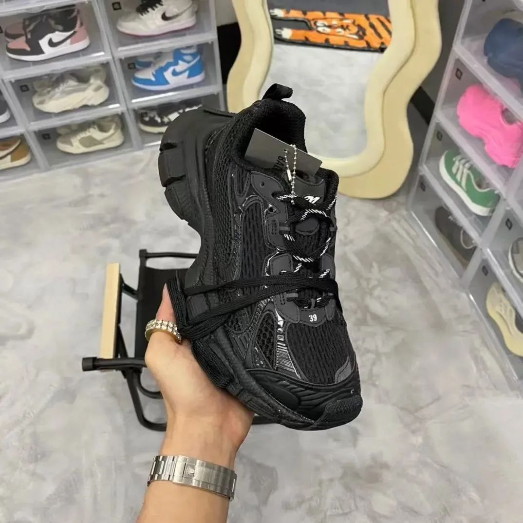 Balenciaga Runner Black Lace-Up Running Shoes — Photo 2