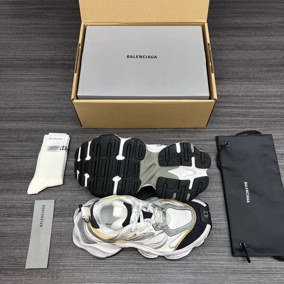 Balenciaga Cargo Sneaker Black Bigfoot Chunky Sneakers — Photo 15