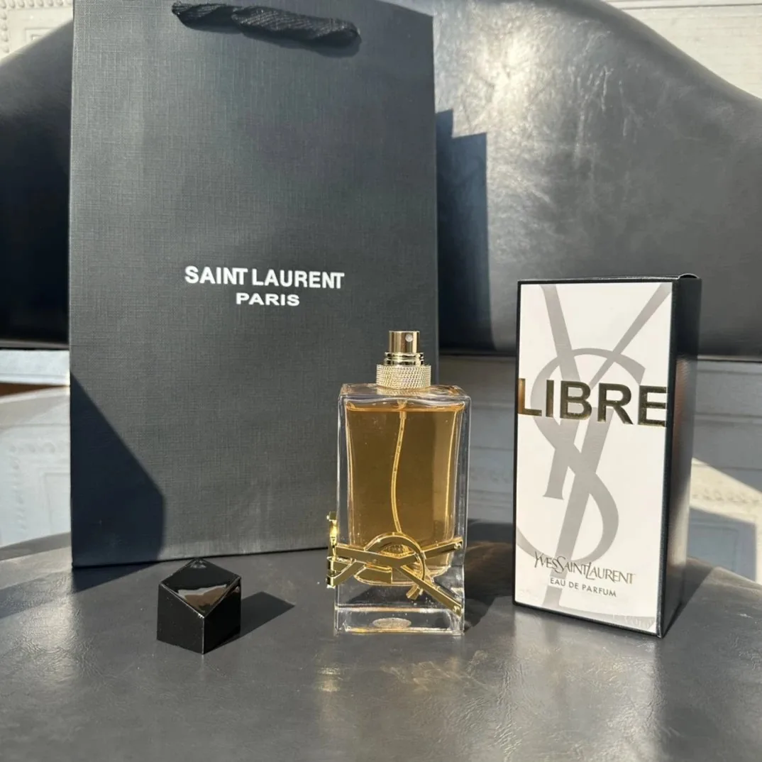 Perfume — Photo 3