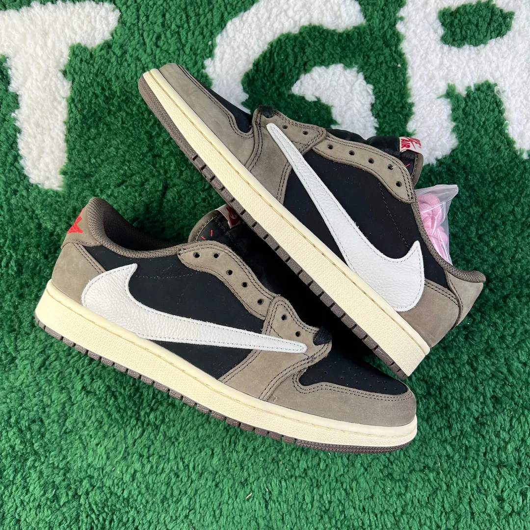 Air Jordan 1 Low Sneakers — Photo 3