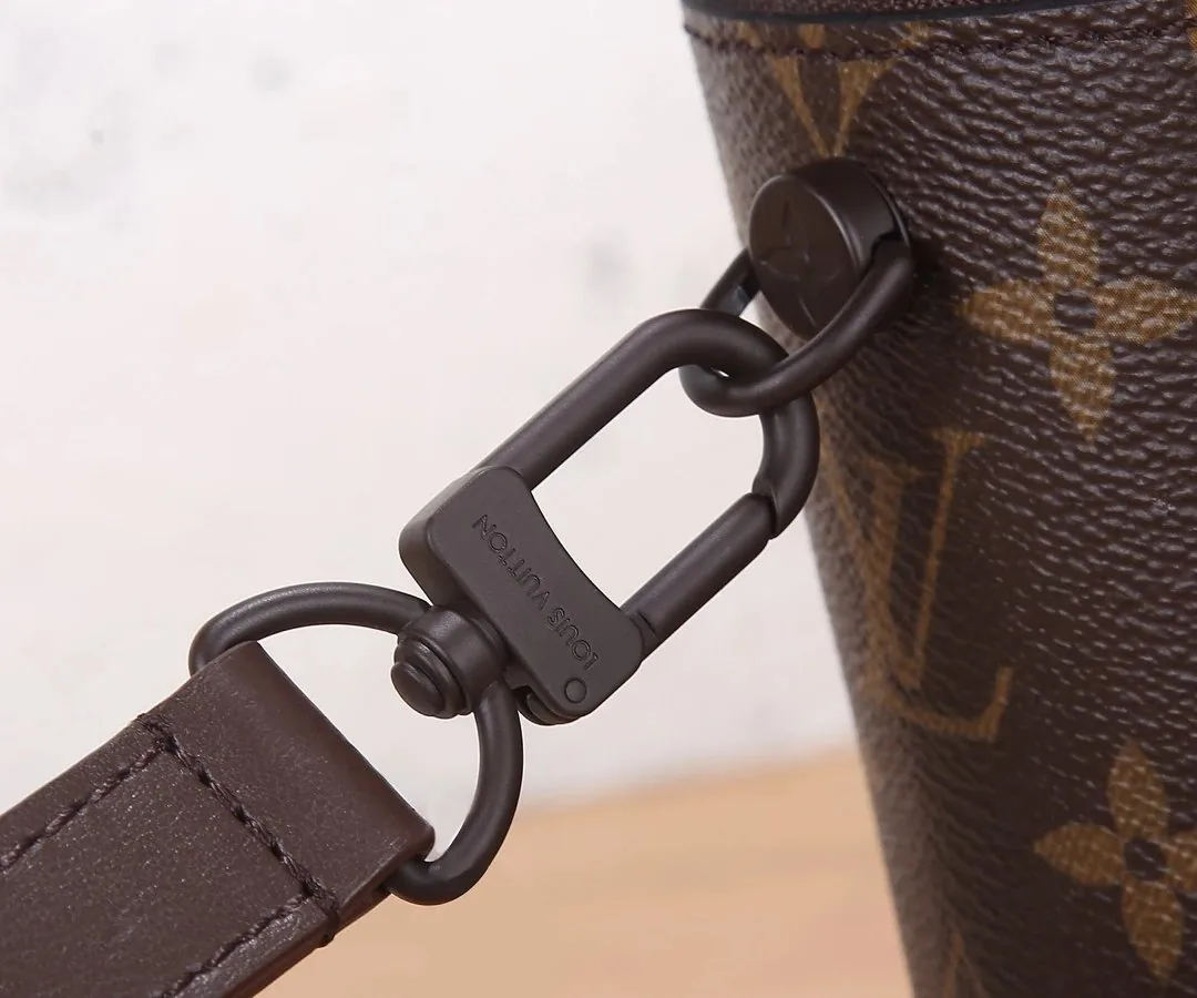 Louis Vuitton Everyday Coffee Cup Bag — photo 12