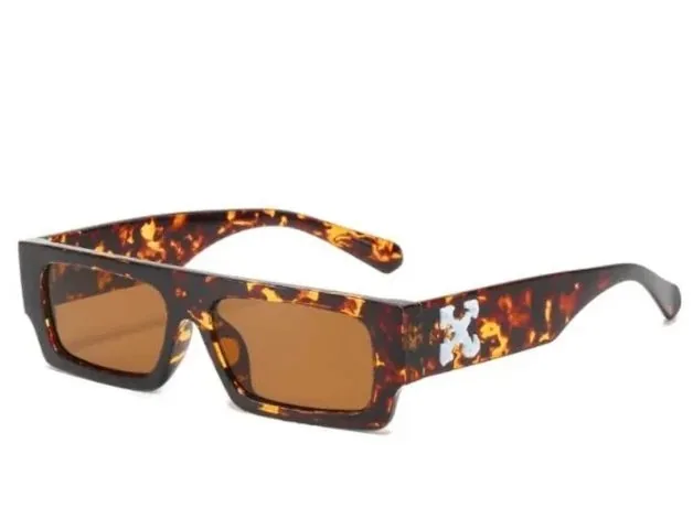 Off-White Arrows Logo Sunglasses — Photo 13