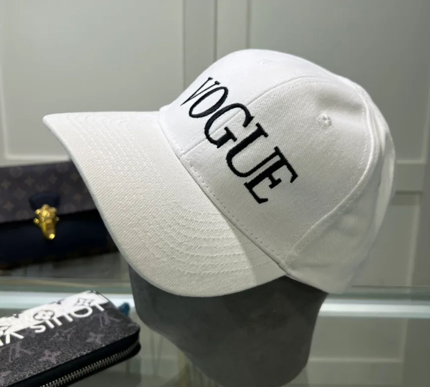 Balenciaga Logo Embroidered Baseball Cap — Photo 4