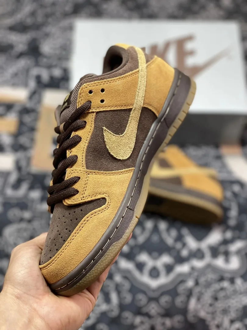 Nike Dunk Low Brown Pack Wheat Sneakers — Photo 3