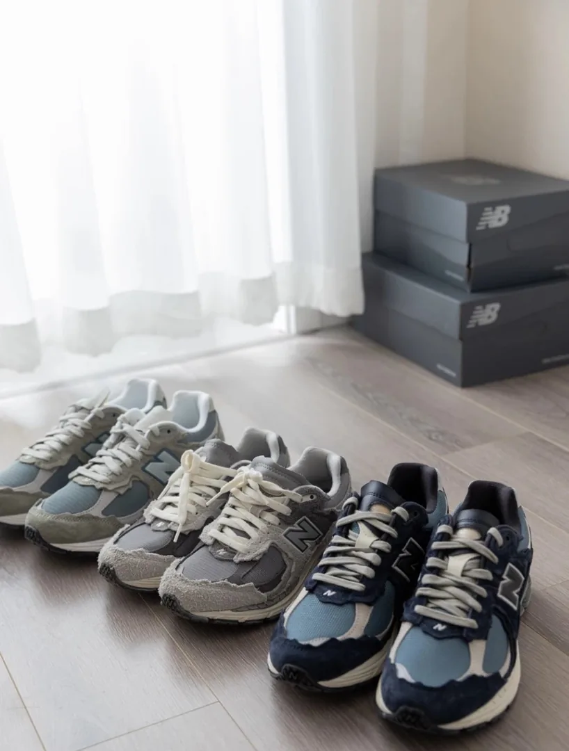 New Balance 2002 Sneakers — QC