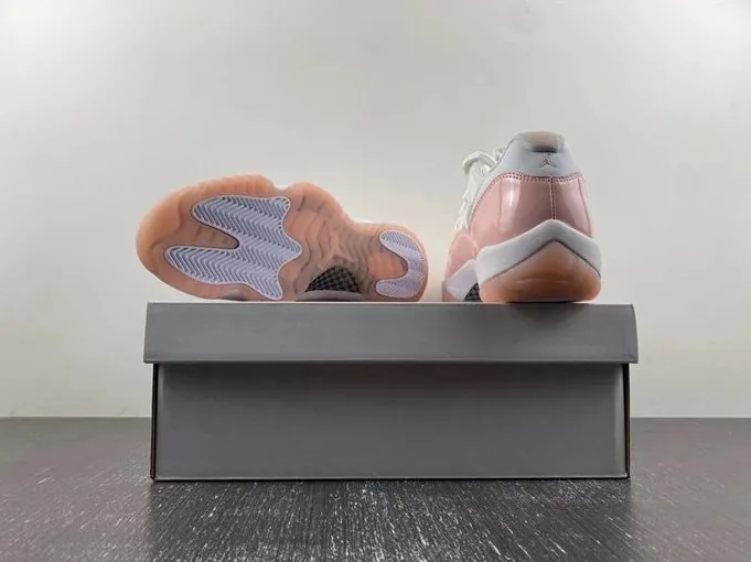 Air Jordan 11 Low Legend Pink — QC