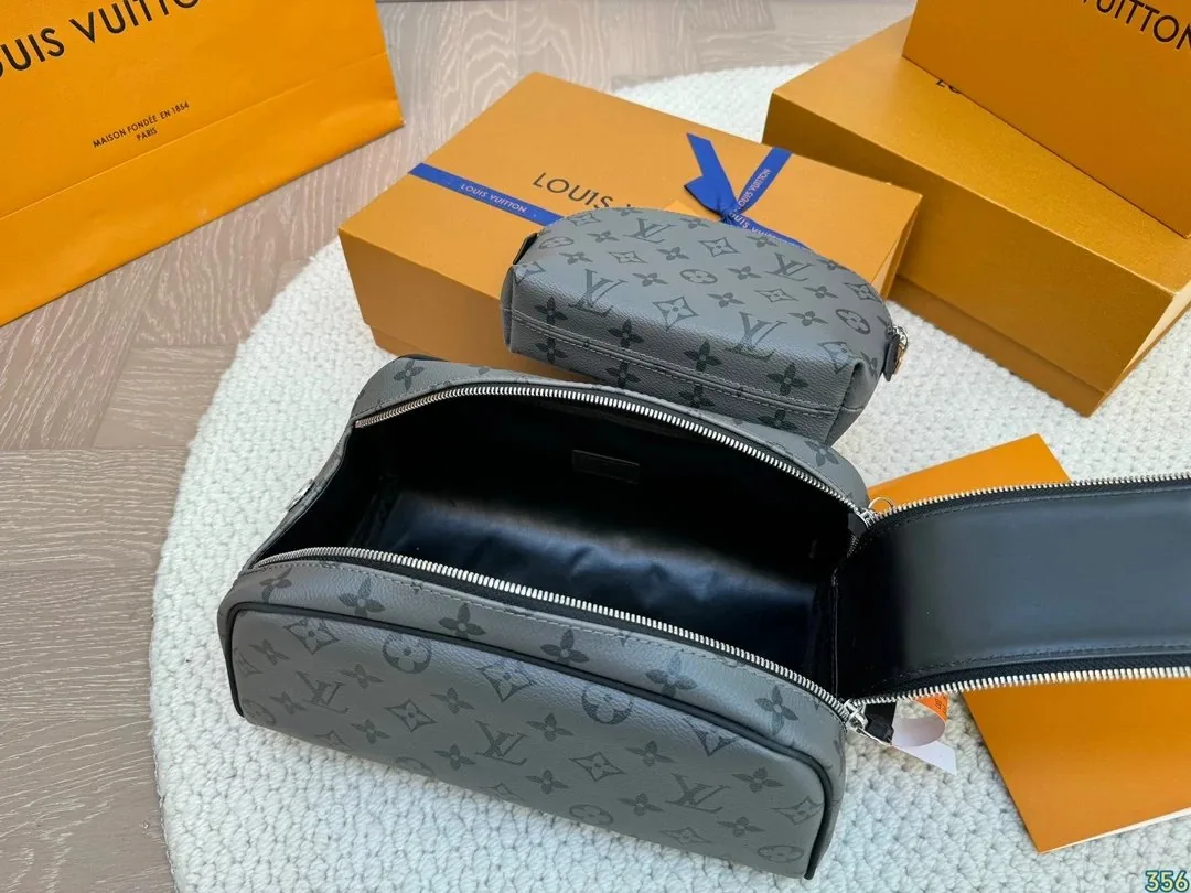 Louis Vuitton Locker Dopp Kit Toiletry Bag — photo 4