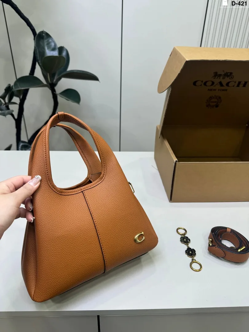 Celine Lana Basket Bag — Photo 3