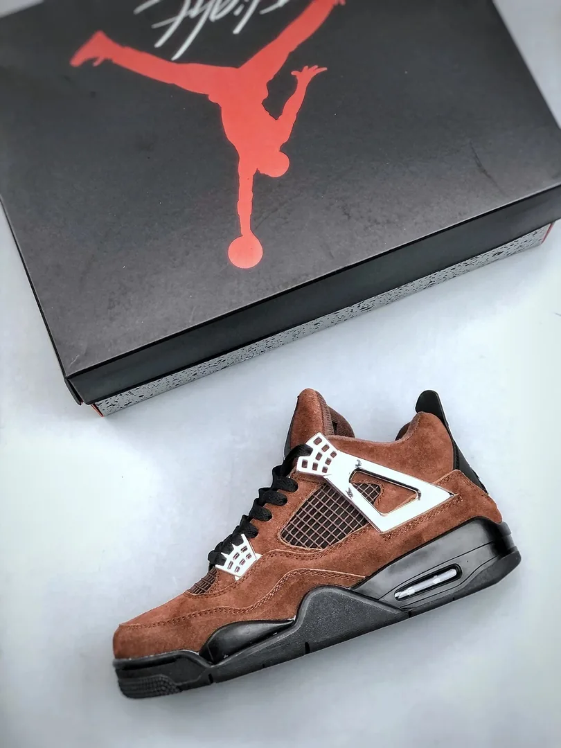 Air Jordan 4 Frozen Moments — Photo 15