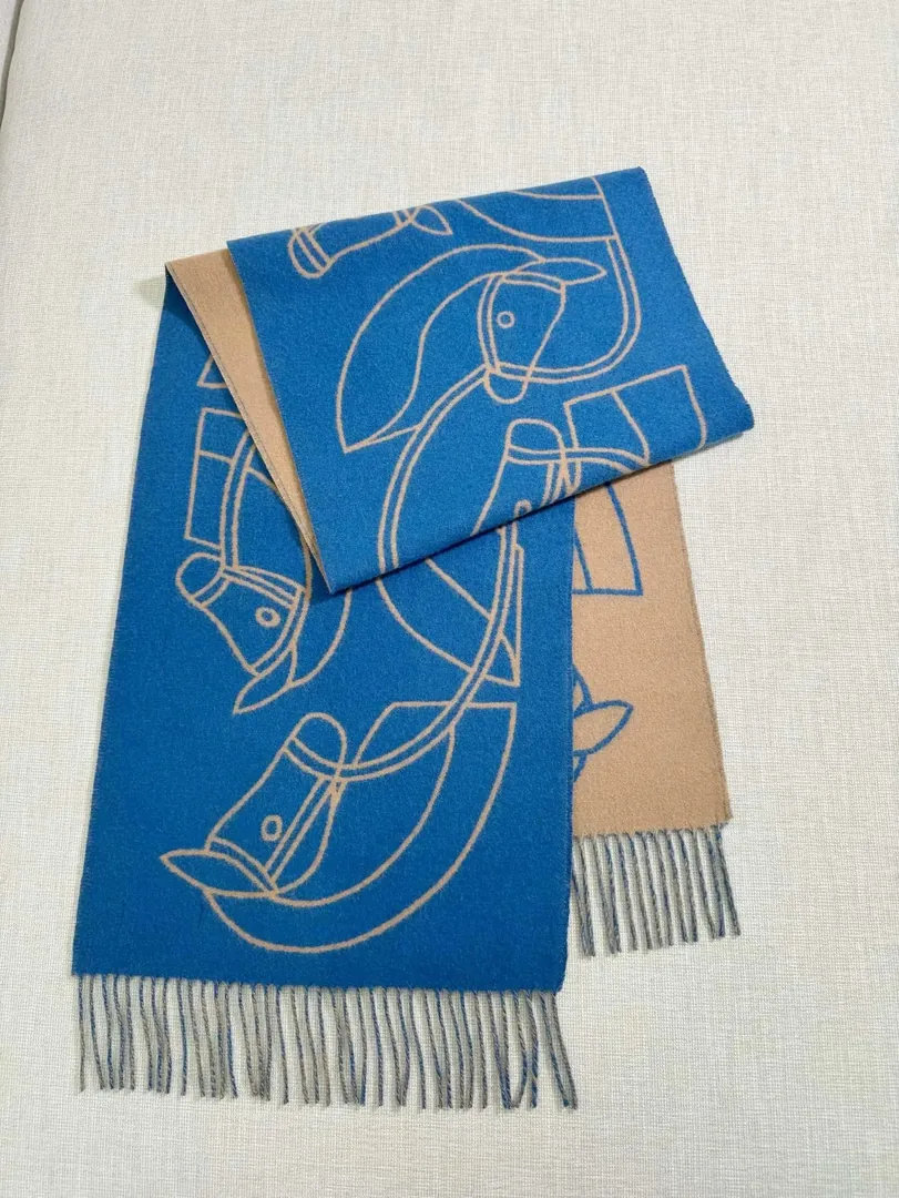 Equestrian Interlock Cashmere Scarf — Photo 4