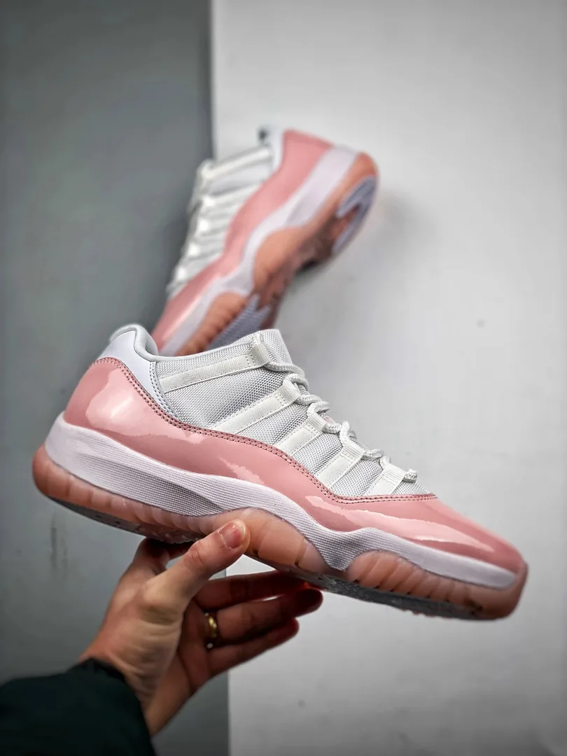 Air Jordan 11 Low Legend Pink