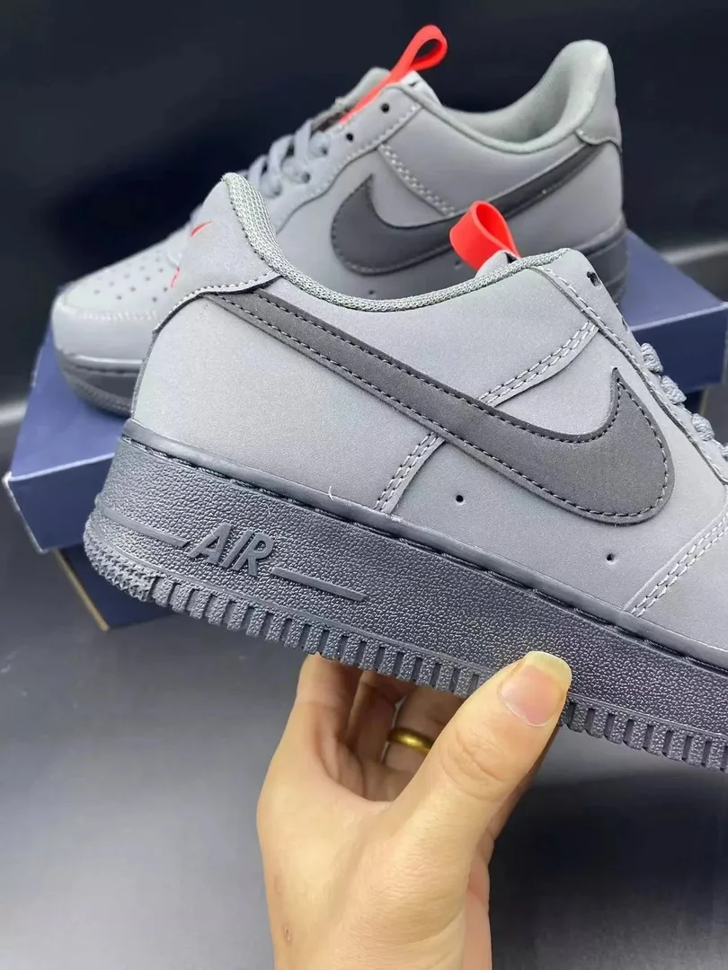 Air Jordan 1 Low Medium Gray — Photo 8