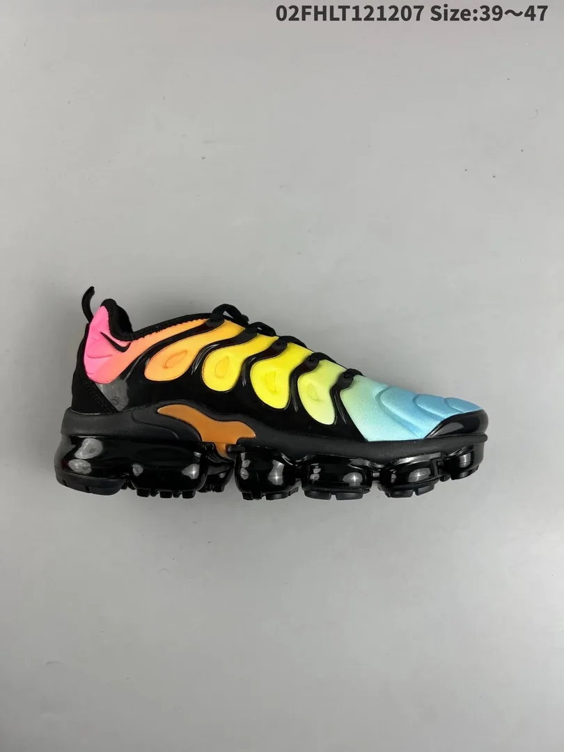 Nike Air VaporMax Plus — photo 4