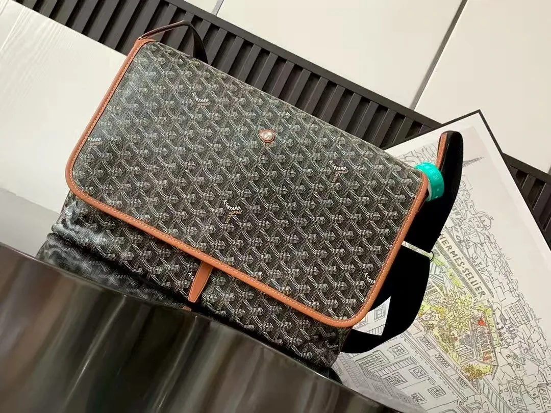 Goyard Handbag — Photo 3
