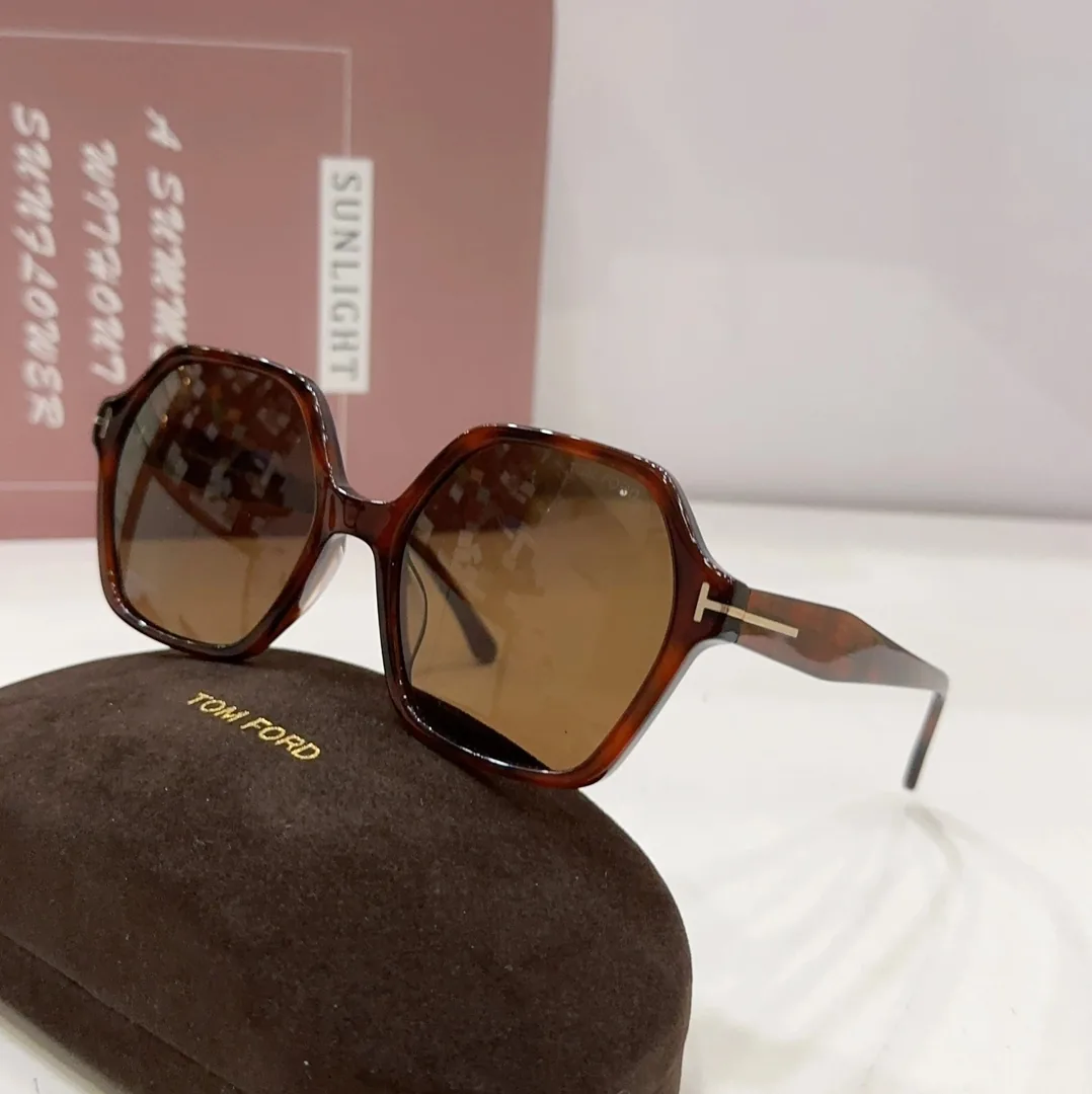 Tom Ford Sunglasses — Photo 13