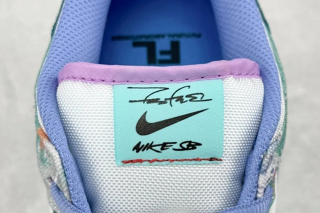 Nike SB Dunk Low Futura Laboratories White Blue Sneakers — photo 8