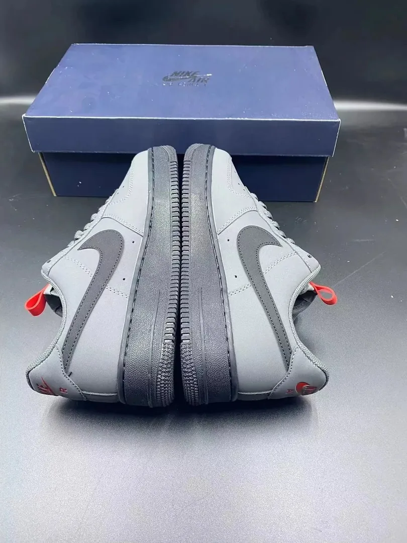 Air Jordan 1 Low Medium Gray — Photo 6
