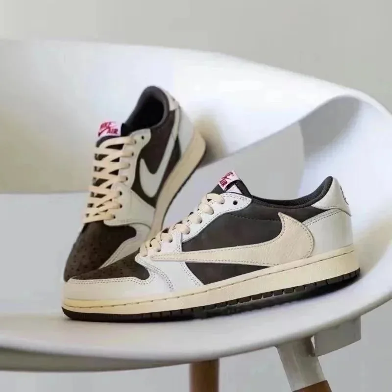 Jordan 1 Low Travis Scott Sneakers — photo 9