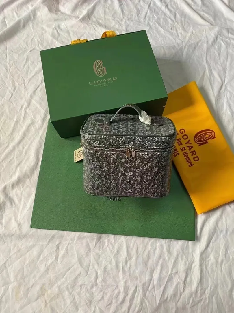 Goyard Double-Layer Satin Makeup Pouch — photo 6