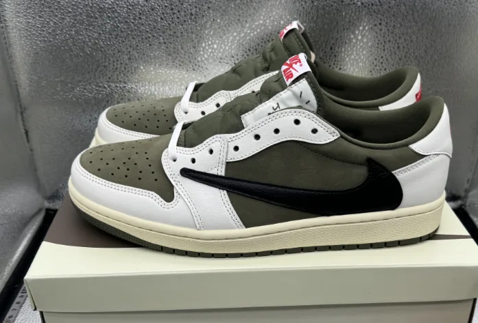 Jordan 1 Low Green Top Trainers — QC