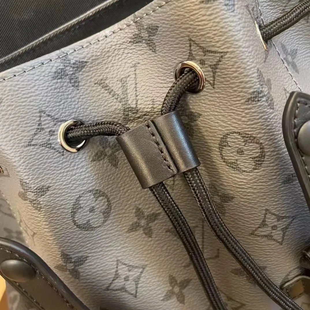 Louis Vuitton Leather Backpack — photo 2