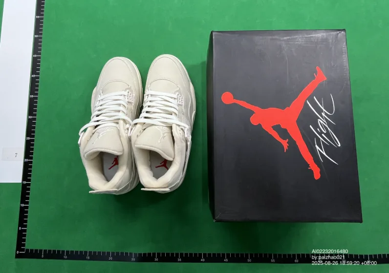 Air Jordan 4 Levi's Canvas — Photo 13