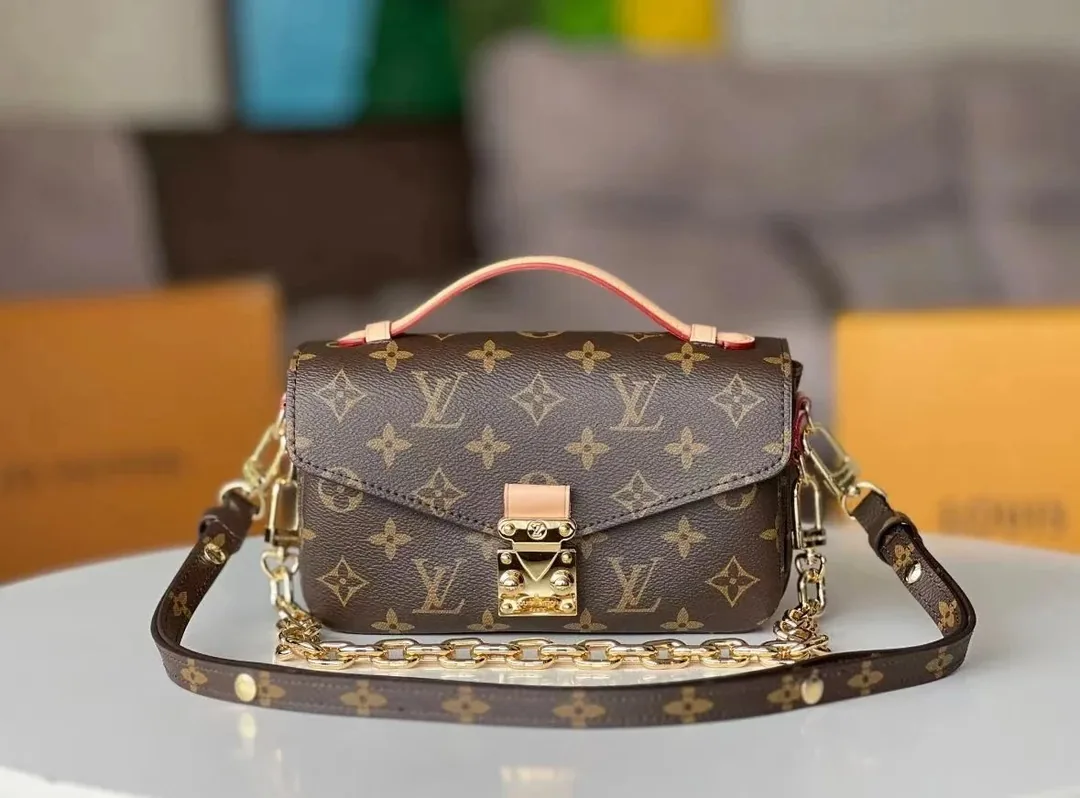 Messenger Crossbody Bag — photo 8