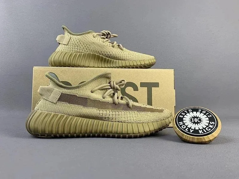 Adidas Yeezy 350 V2 Beige Lace-Up Sneakers — Photo 15