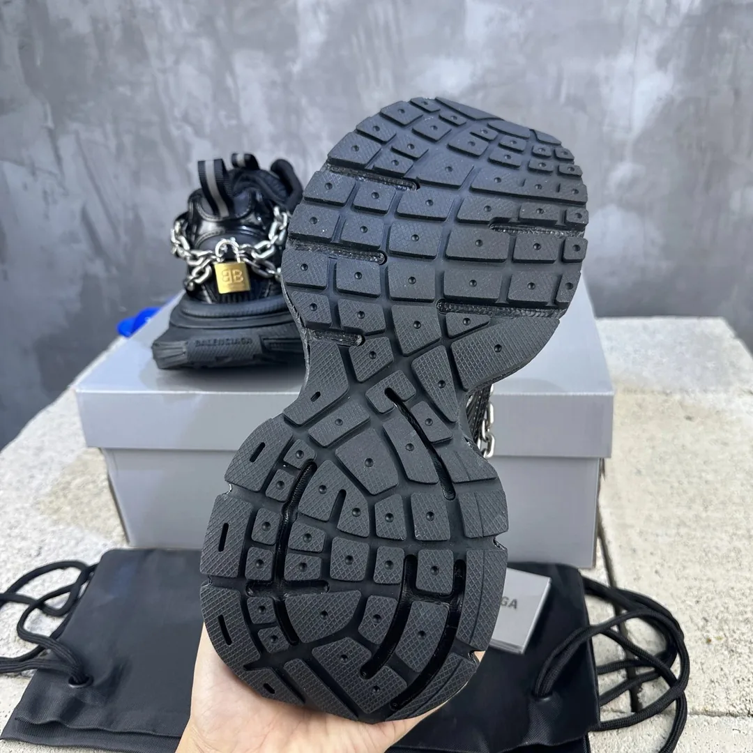 Balenciaga Black White Low-Top Sneakers — Photo 8