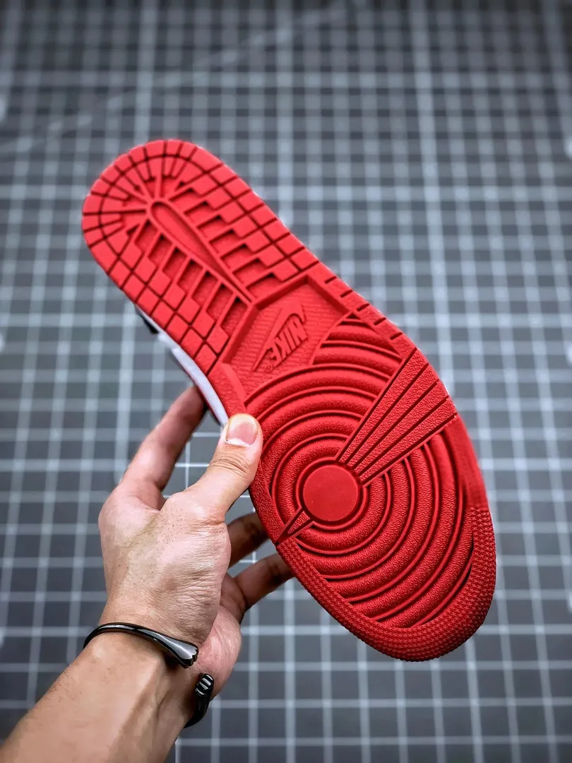Air Jordan 1 High Infrared Leather — Photo 7