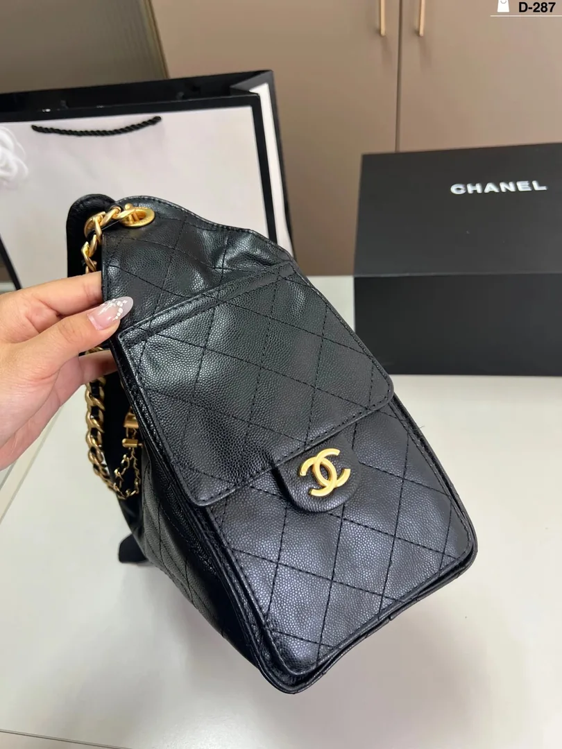 Chanel Hippie Underarm Tote Bag — Zdjęcie 10
