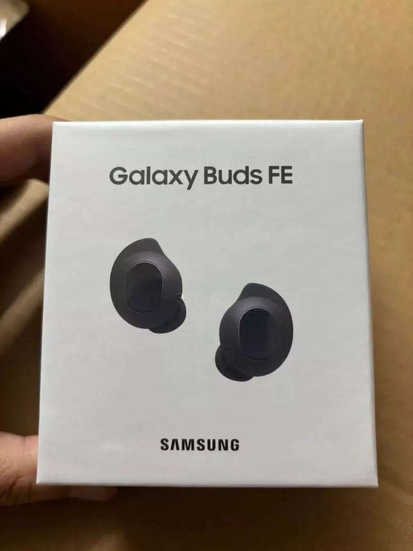 Galaxy Buds FE Earbuds — Photo 3