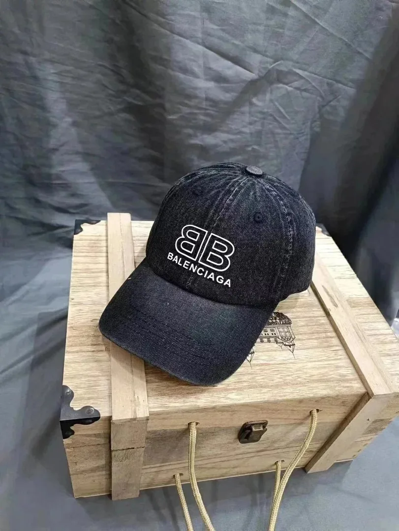 Balenciaga BB Logo Baseball Cap — QC