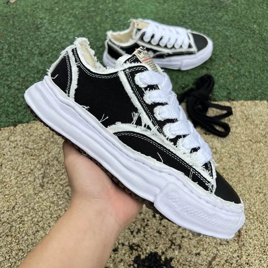 Maison Mihara Yasuhiro Grey Suede Low-Top Sneakers — Photo 11