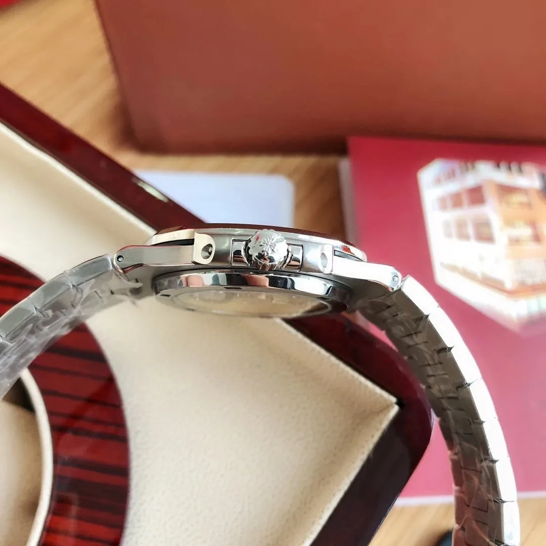 Patek Philippe Watch — Photo 7