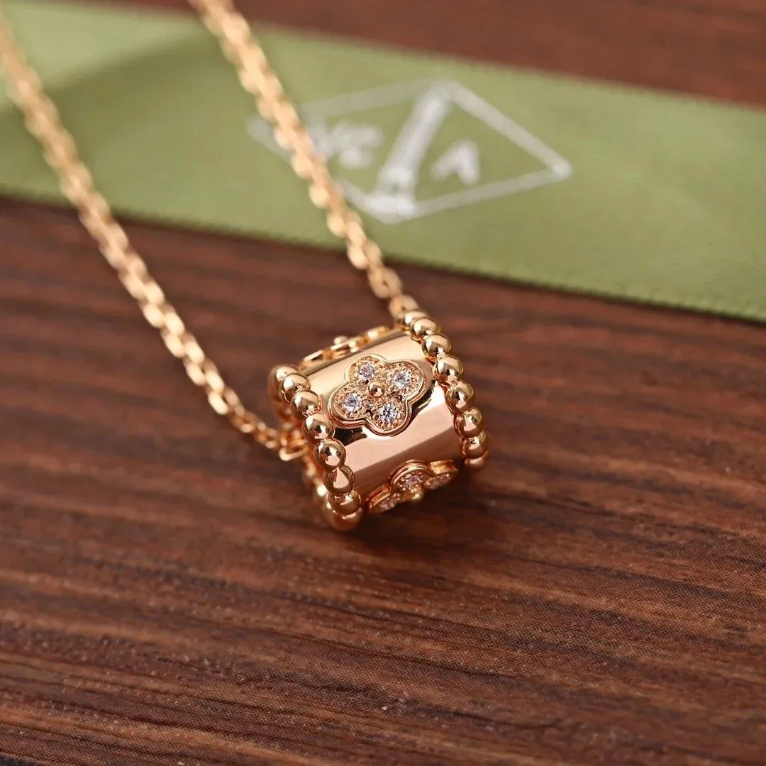 Van Cleef Arpels Necklace Gift Box — Photo 8