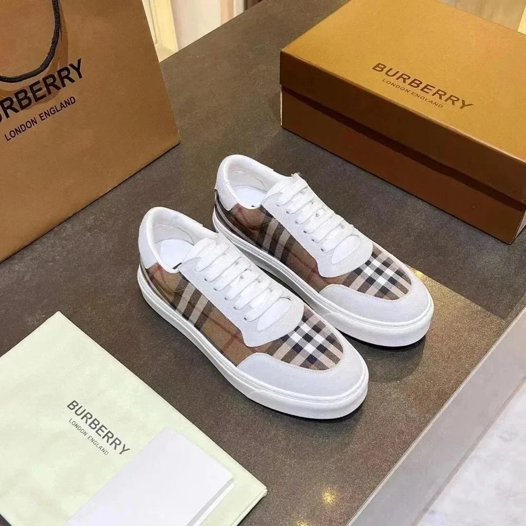 Burberry Balenciaga Streetwear Sneakers — Photo 14