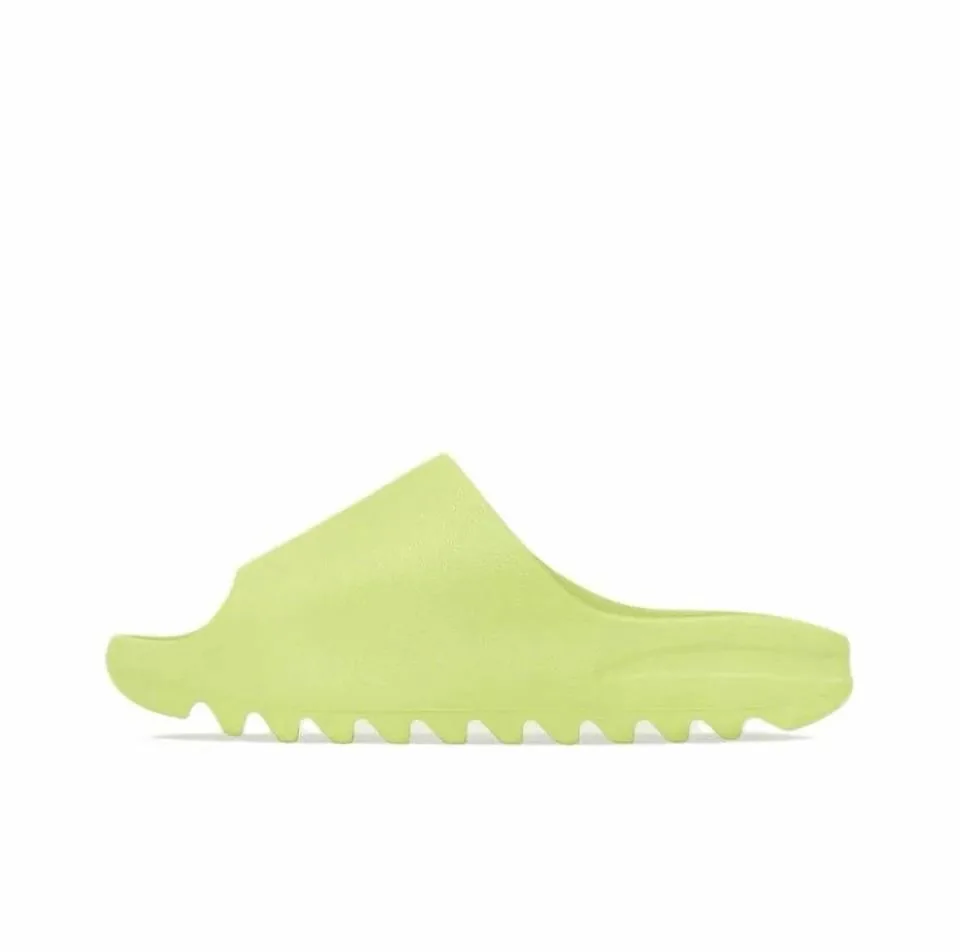 Yeezy Slides — photo 8