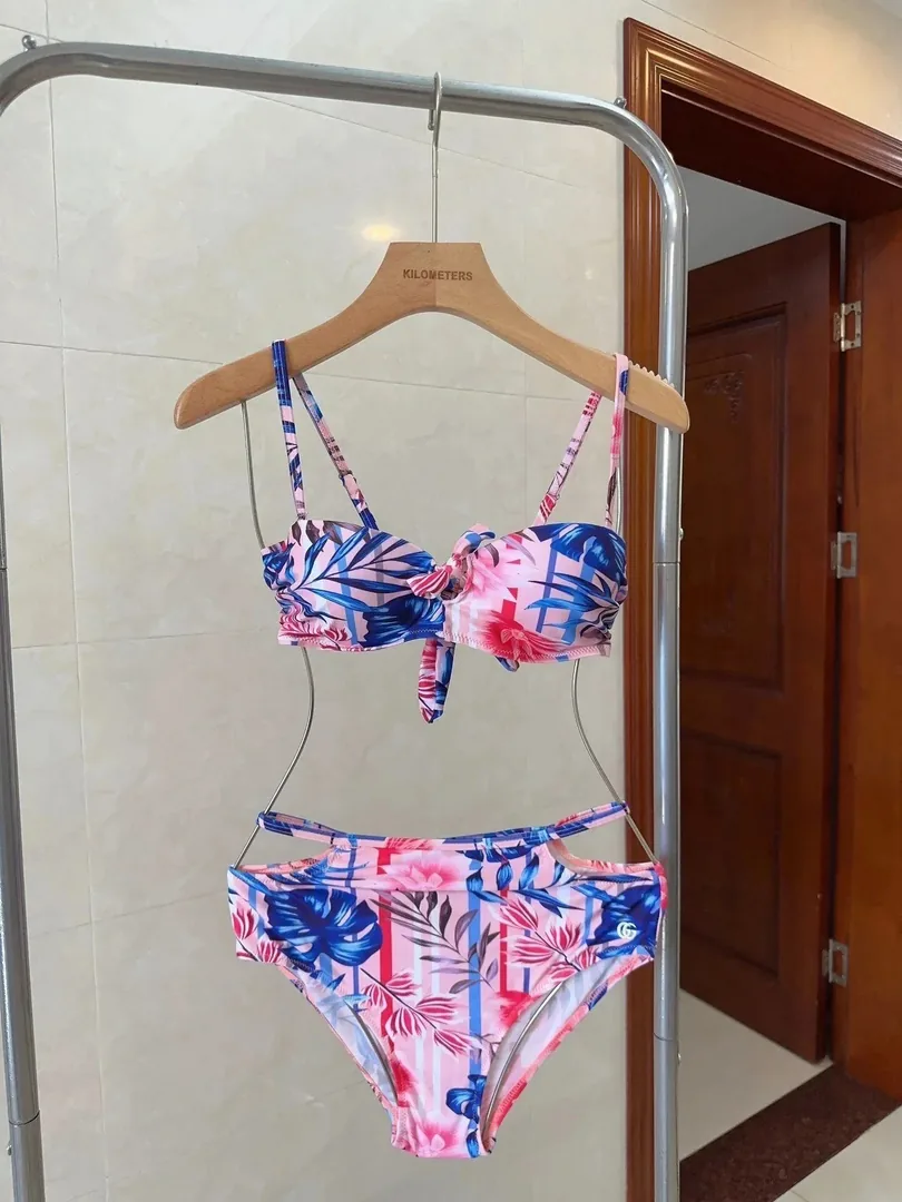 Swimsuit — Photo 11