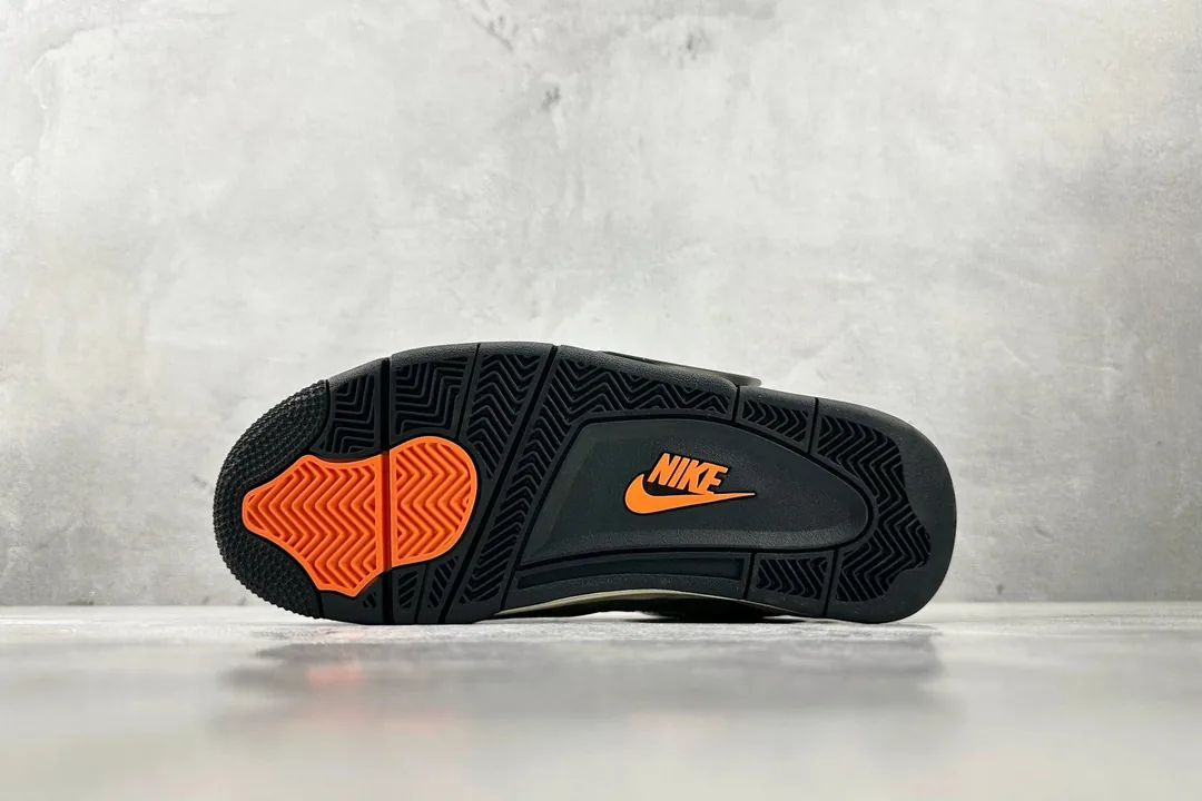 Air Jordan 4 Undefeated Green — Photo 11