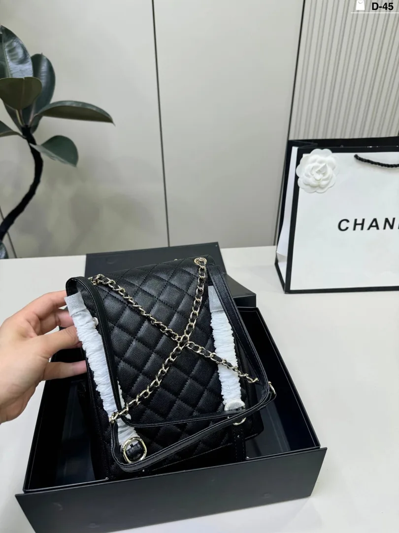 Chanel Leather Crossbody Bag — photo 11