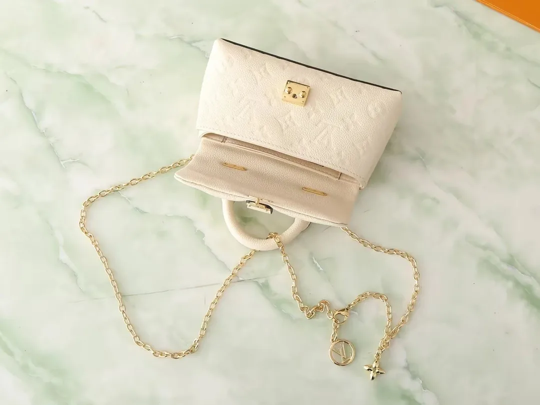 Louis Vuitton Handbag — photo 8