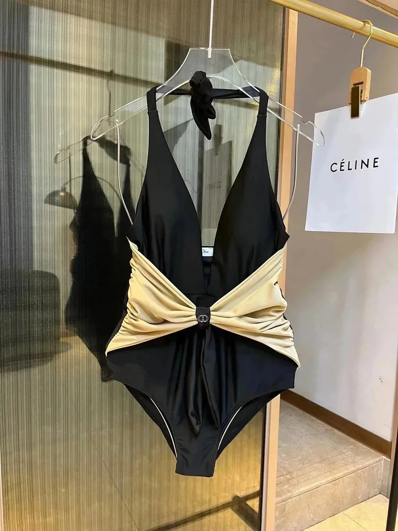 Swimsuit — Photo 11