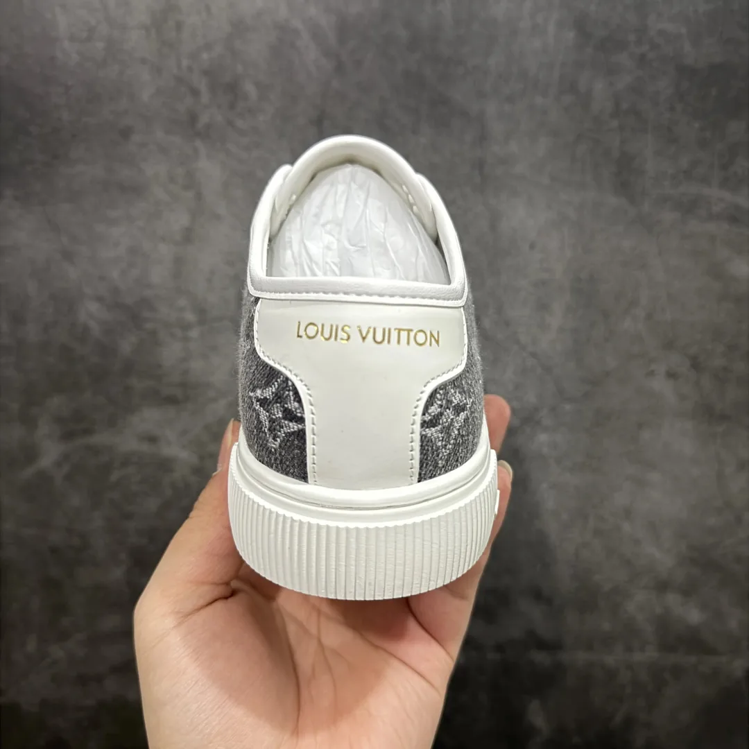 Louis Vuitton Lagoon Colorway Sneakers — photo 6