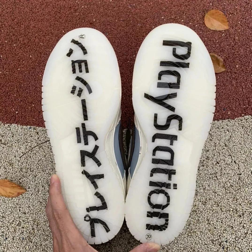 Nike SB Dunk Low Travis Scott Lace-Up Runners — Photo 8